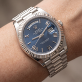 Rolex Day-Date 40, Weißgold, Blue Roman Dial, Ref. 228239, 2021, B+P