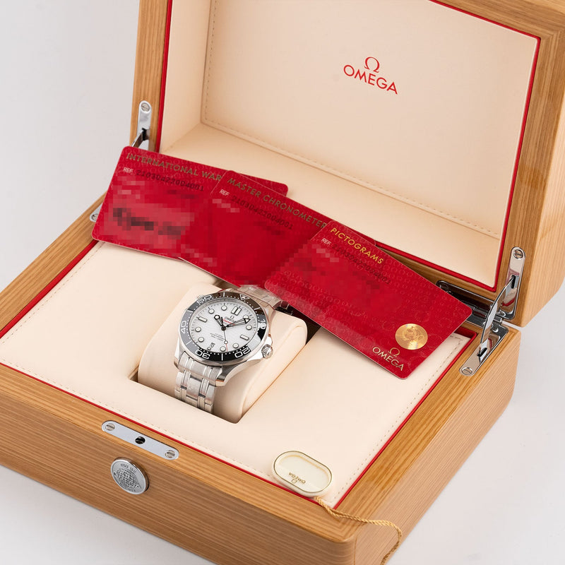 Seamaster Diver 300M White Dial 2025 - 210.30.42.20.04.001