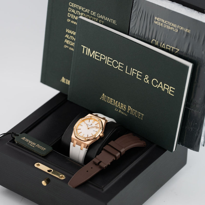 Royal Oak Lady White Dial 2015  - 67651OR.ZZ.D010CA.01