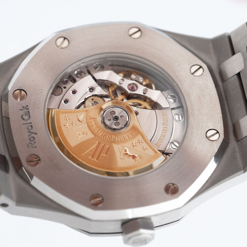 Royal Oak White Dial 2017 - 15400ST.OO.1220ST.02.A