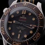 Omega Seamaster Diver 300M, "007 James Bond" Edition, Titan, NATO-Band, Ref. 210.92.42.20.01.001, B+P