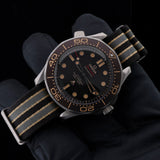 Omega Seamaster Diver 300M, "007 James Bond" Edition, Titan, NATO-Band, Ref. 210.92.42.20.01.001, B+P