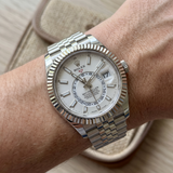 16099244114302-1790266664108-wristshot-is-ai
