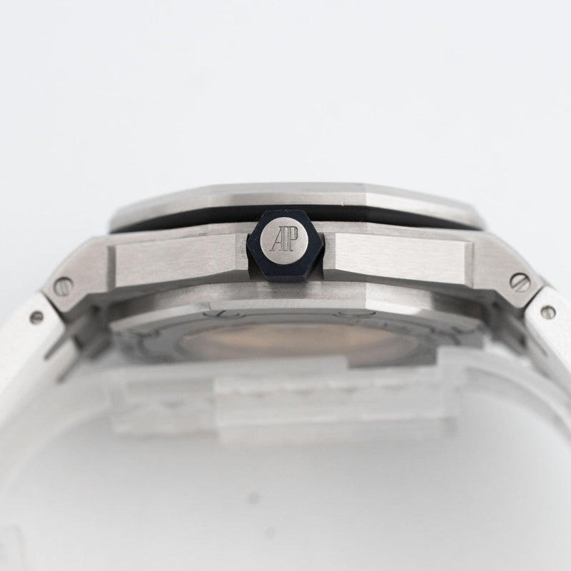 Royal Oak Offshore Diver - 15710ST.OO.A002CA.02
