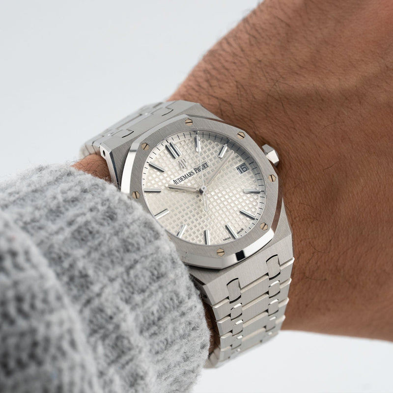Royal Oak White Dial 2020 - 15500ST.OO.1220ST.04